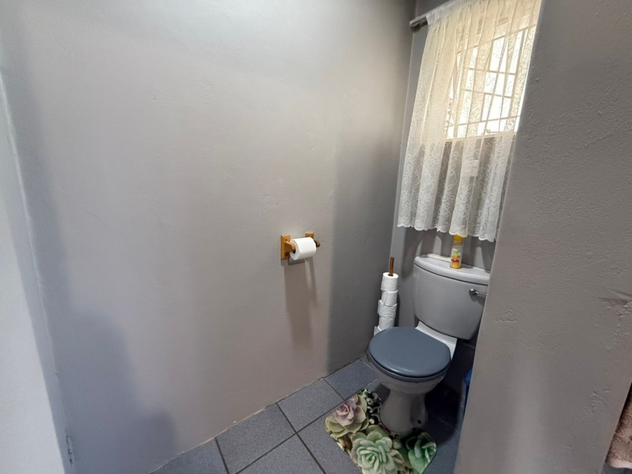 3 Bedroom Property for Sale in Langenhovenpark Free State